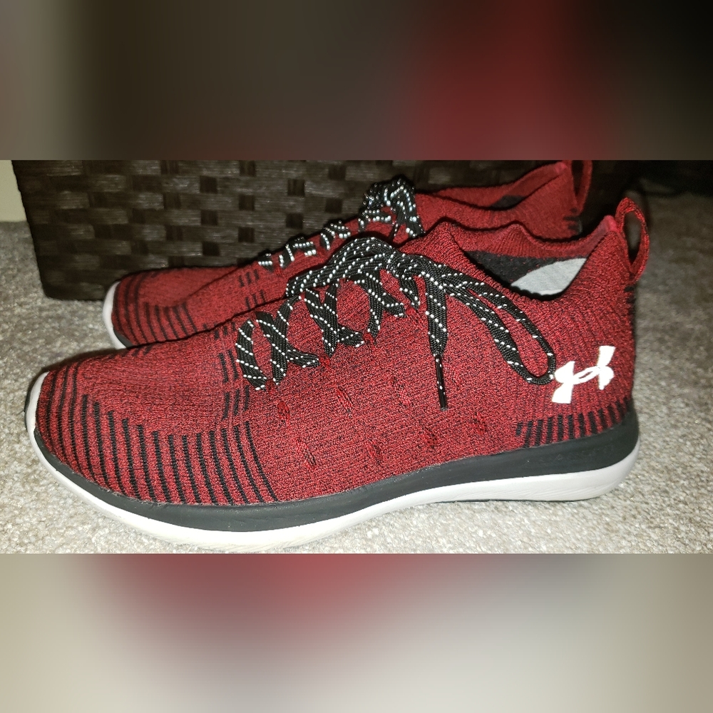 Women's UA shoes